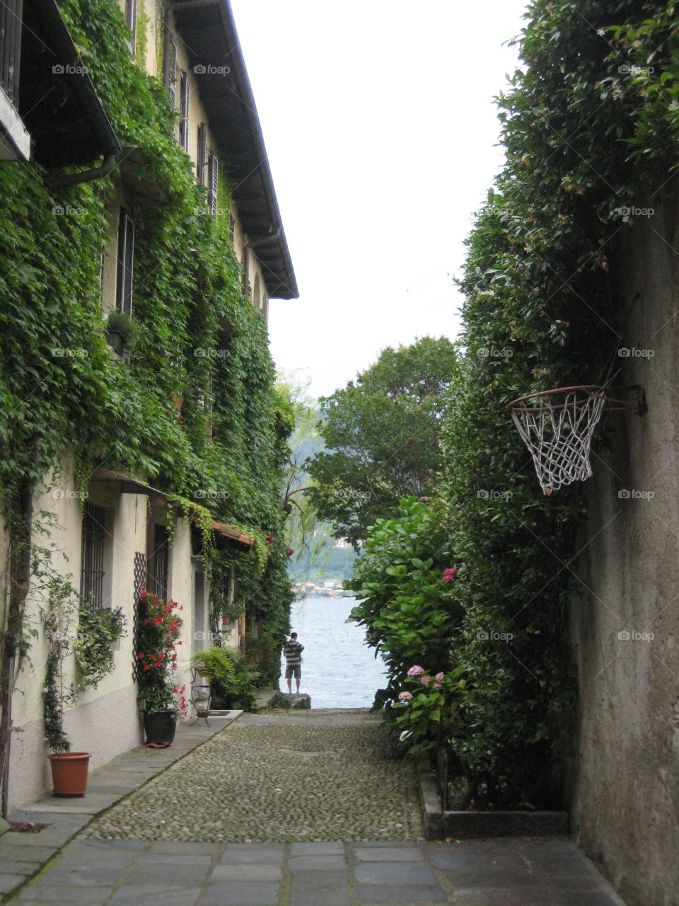 Italian lakeside village laneway