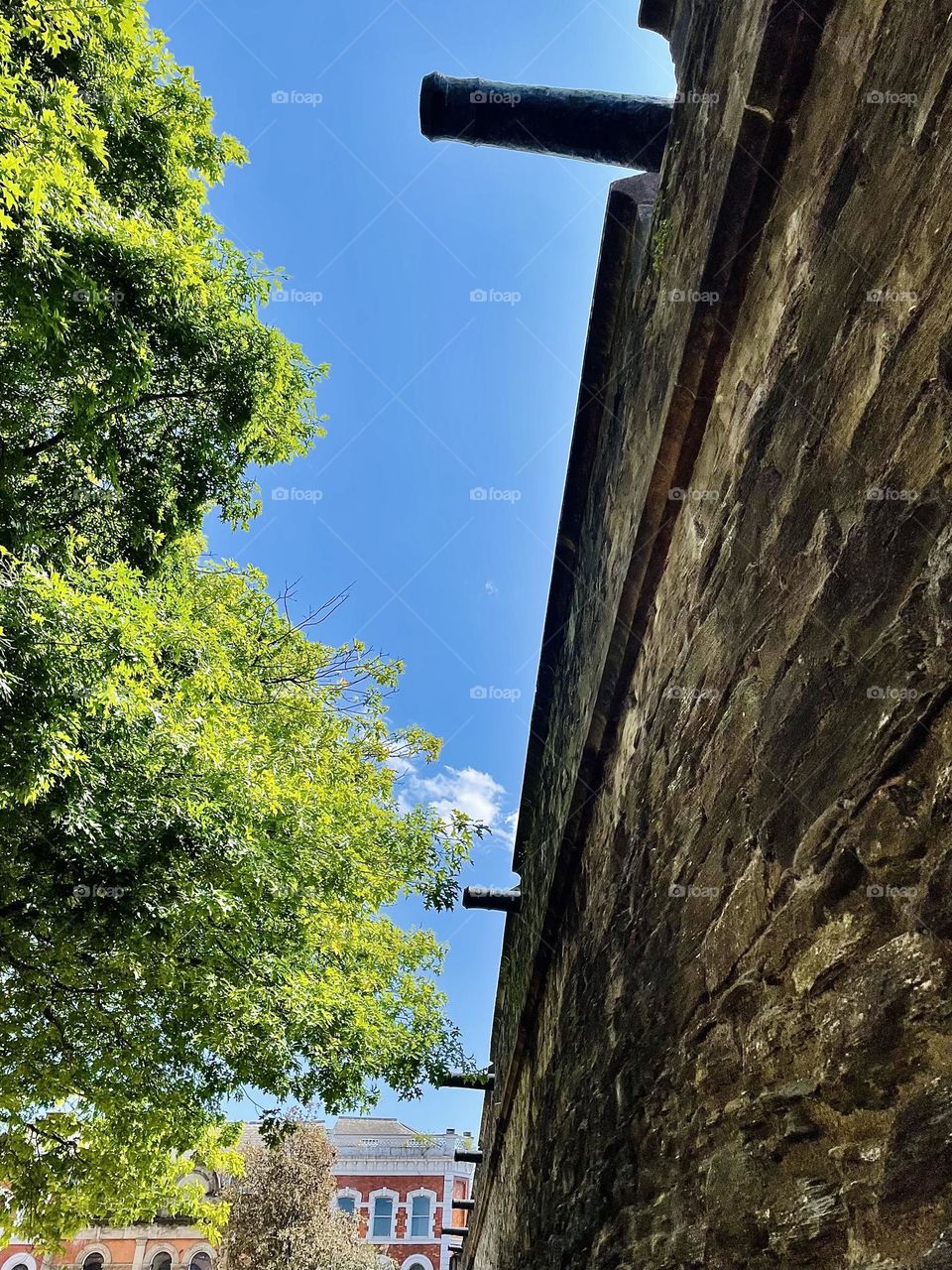 The imposing cannons, instrumental in the Siege of Derry, still overlook the Medieval walls.