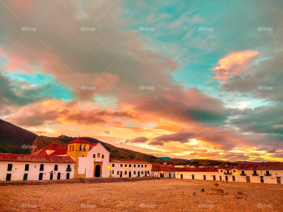 Villa de Leyva Boyacá Colombia Amanecer lleno de color. Sunrise full of color. Amazing sky. Horizontal
