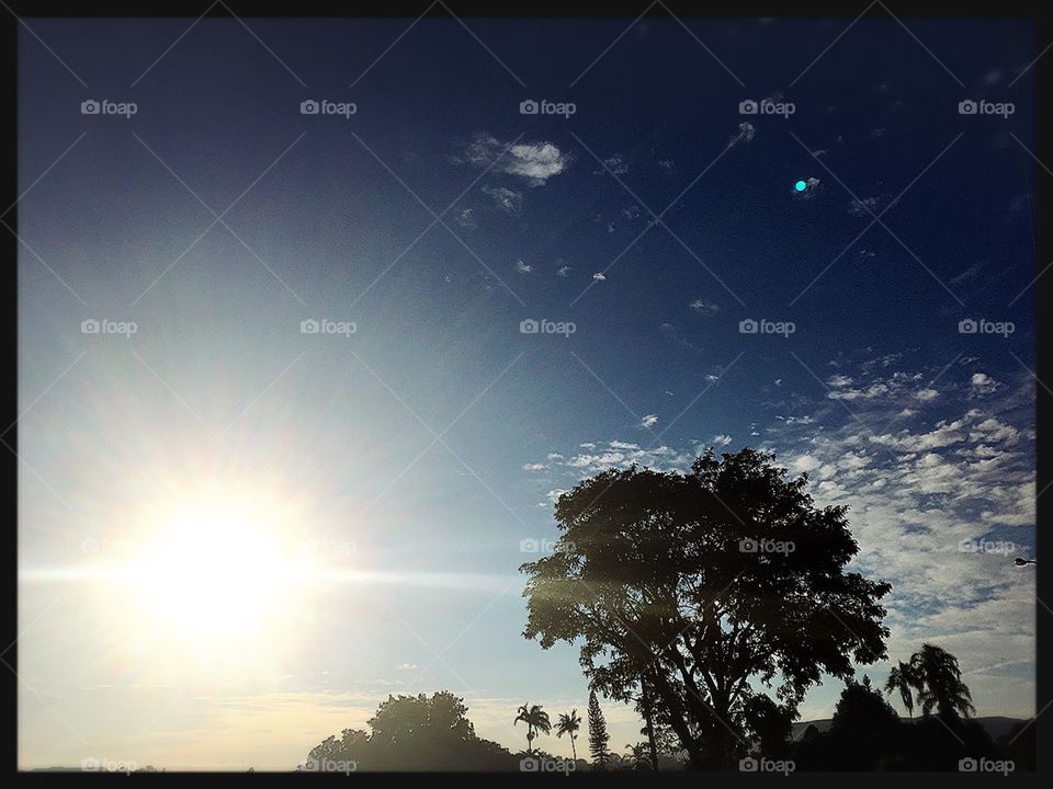 Olha que belo sol aqui em Jundiaí (Brasil). 