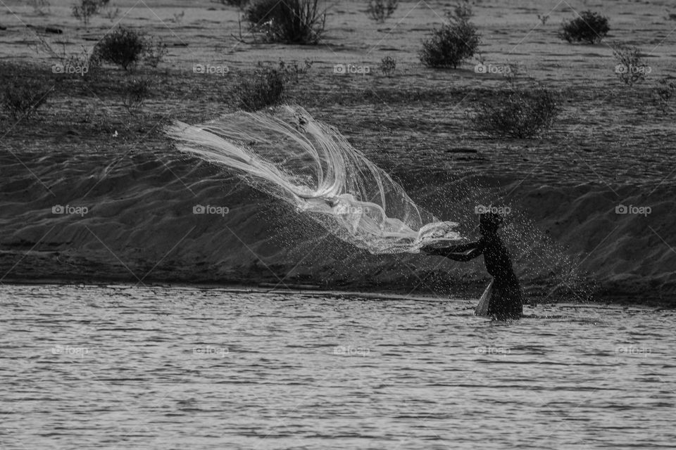 A story of a fisherman who is throwing nets foe her breakfast