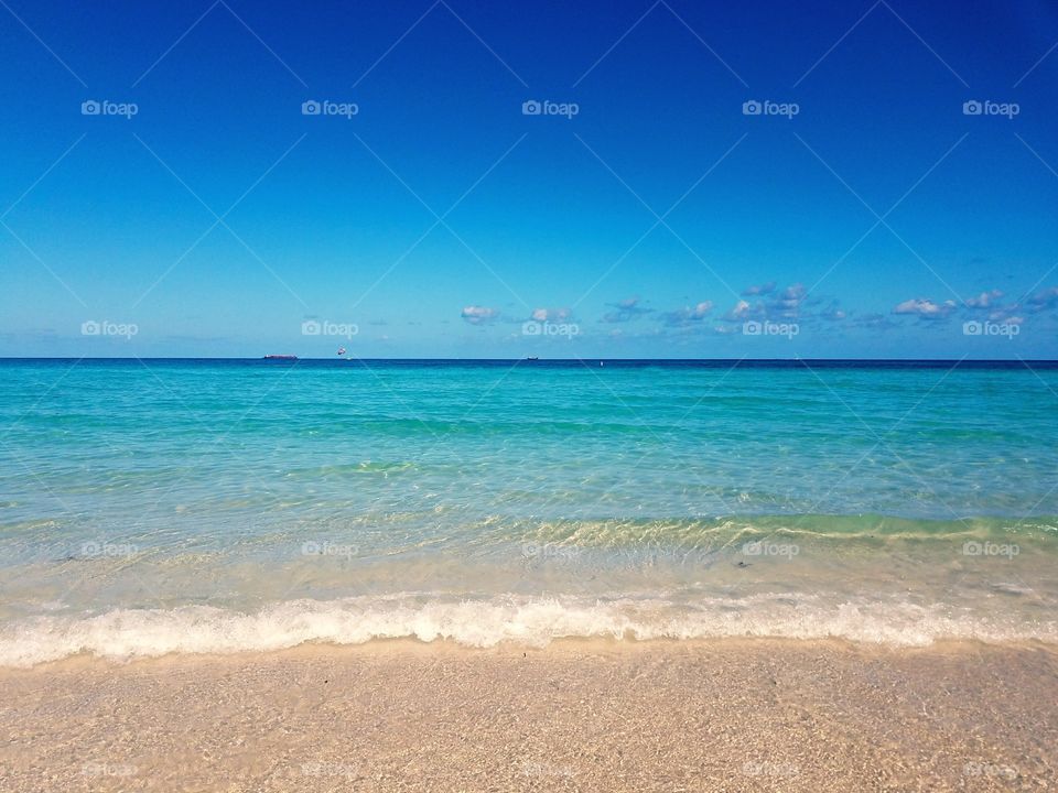 Turquoise tropical beach paradise