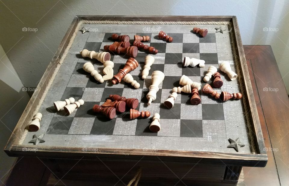 Scattered Chess Game
