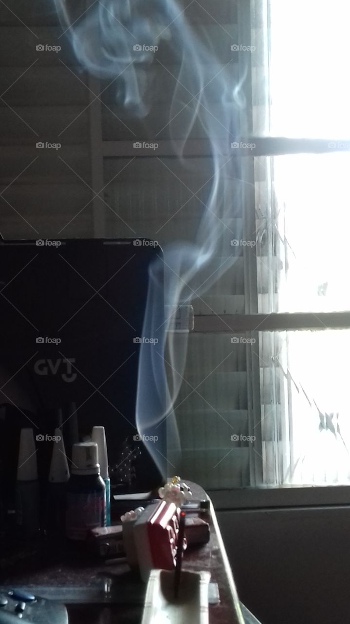 Smoke incense