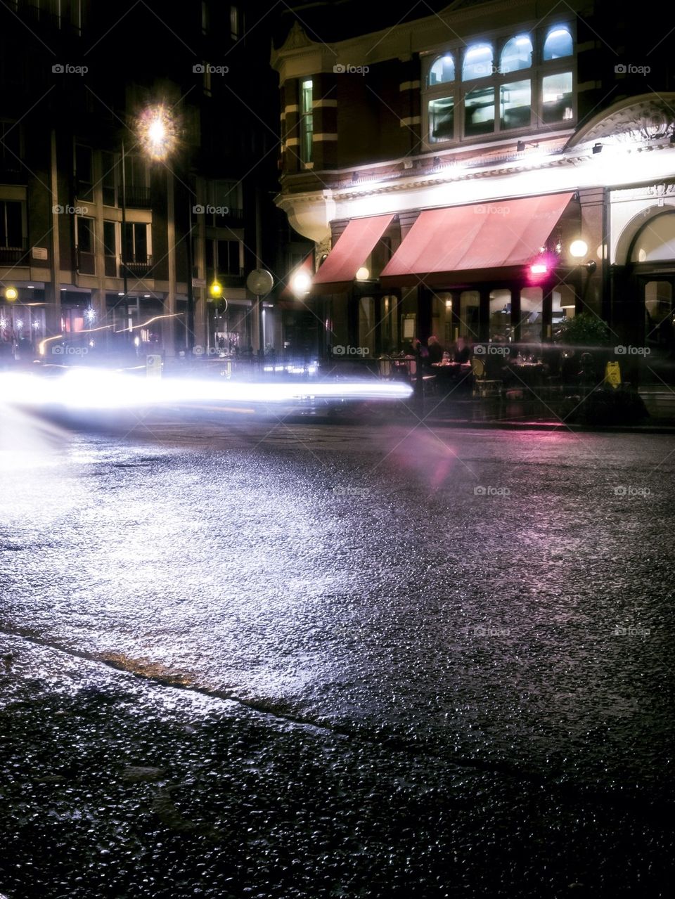 Londons Streets at night