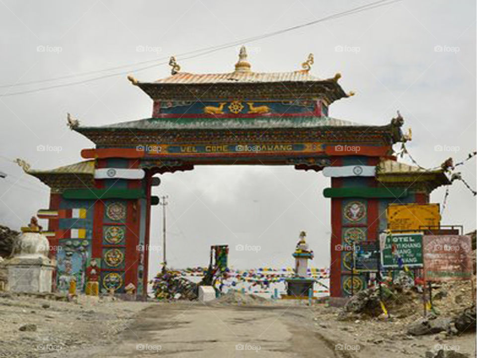 Arunachal Bamdila Tawang welcome gate.