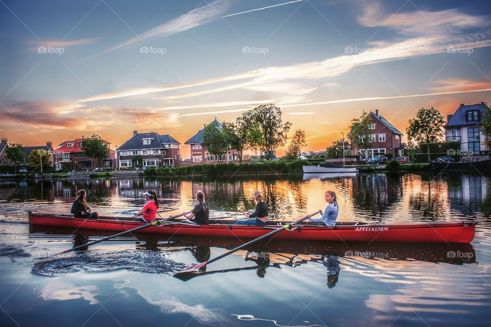 Rowing crew 