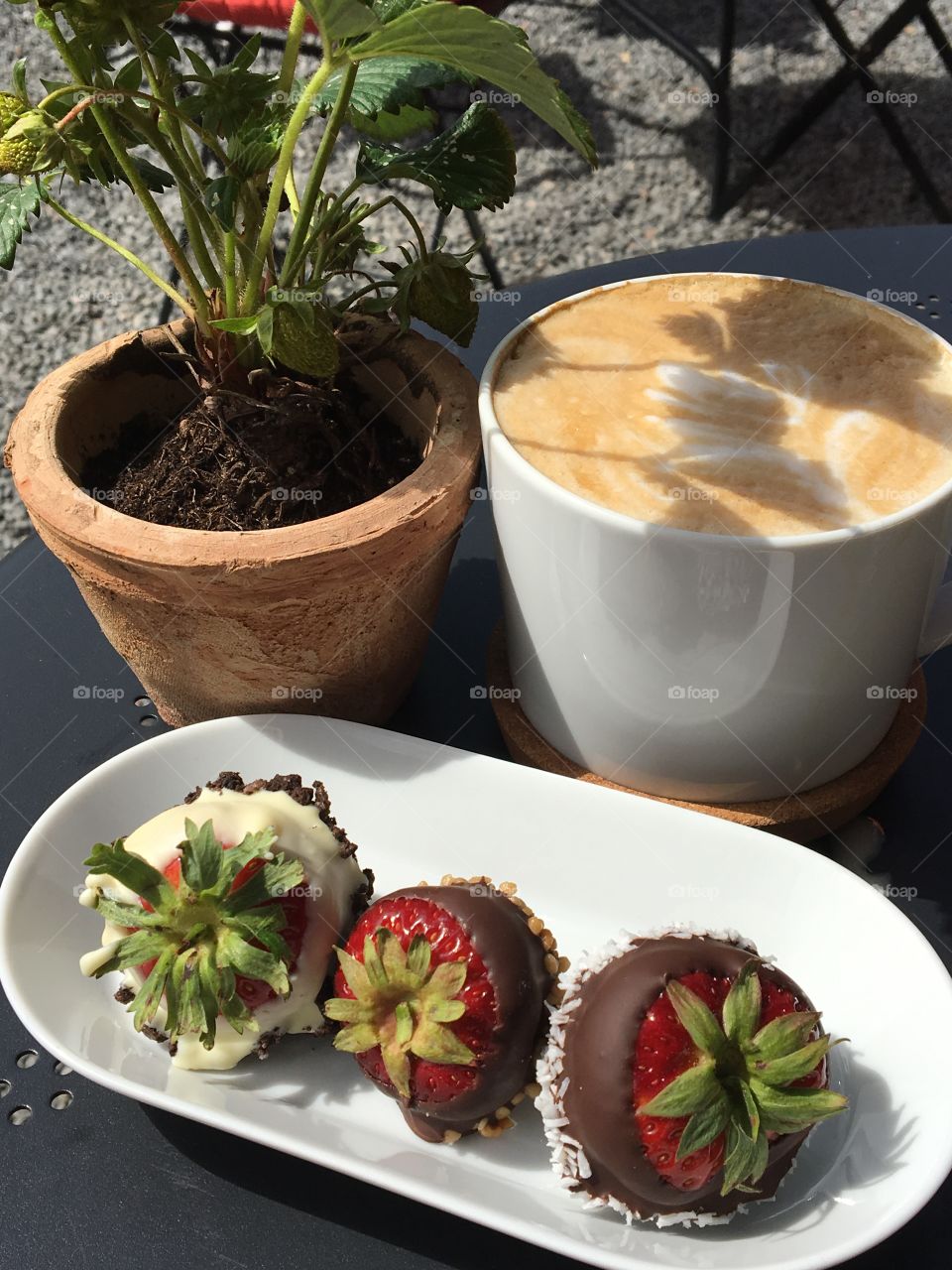 "Swedish fika"Strawberries,caffe latte