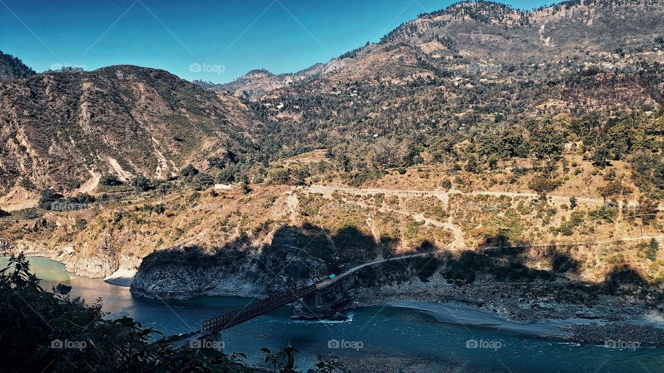 This is one of the Landscapes that connects 2 valleys. A great landscape for the drawing room or for people who like nature and bridges πππ»