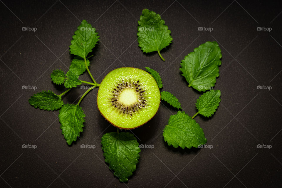 kiwi and mint