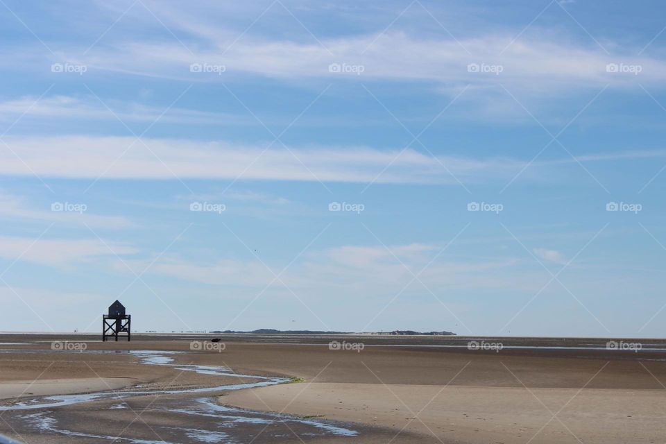 This lonely house on the Englishmanplate stands for the crew of stranded ships. This sandbar is located in the Waddensea between Ameland and Schiekmonnikoog.