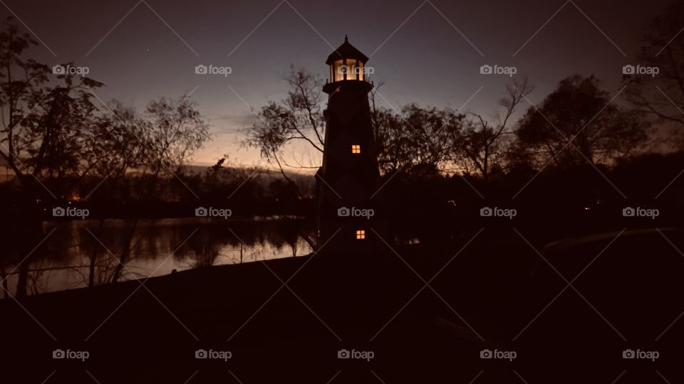 Night is here reflections of a pale sunset does represent the Color of the Day. Even though the Sun did it’s job of providing warm air on a Cold day.