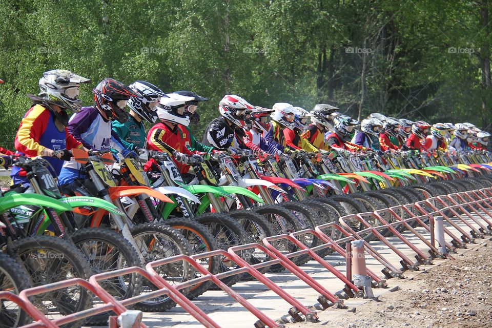 start to motocross race