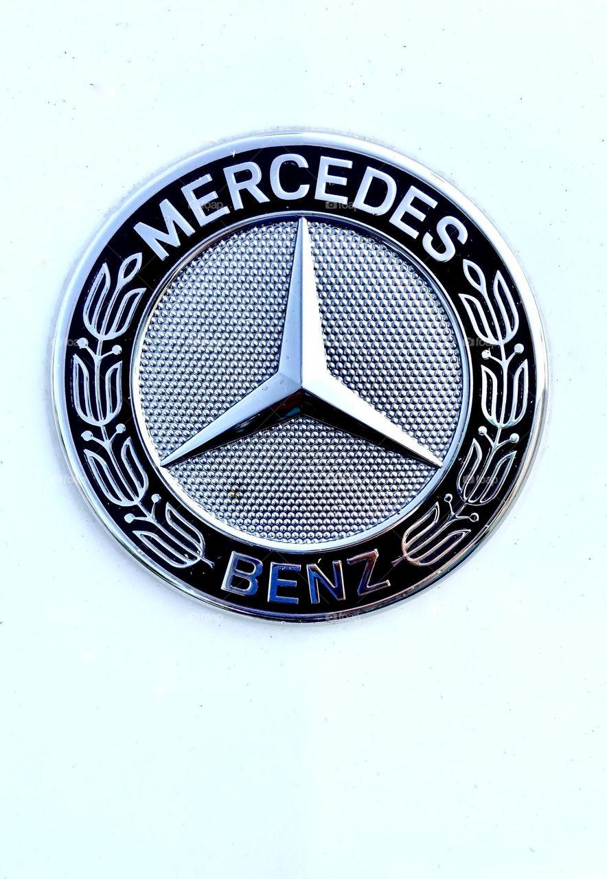 Mercedes Benz emblem 