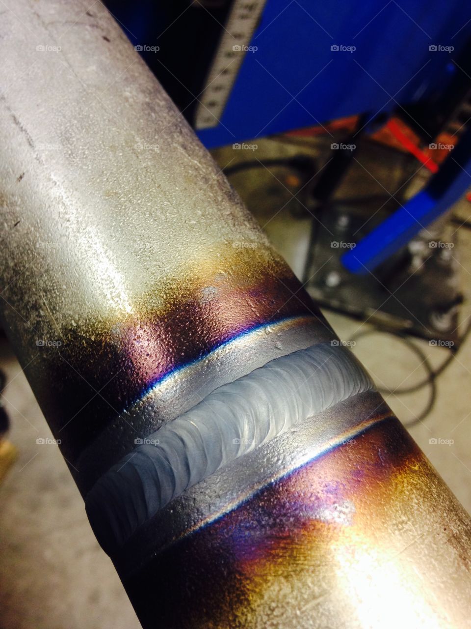 Welds in a circle translating blue color