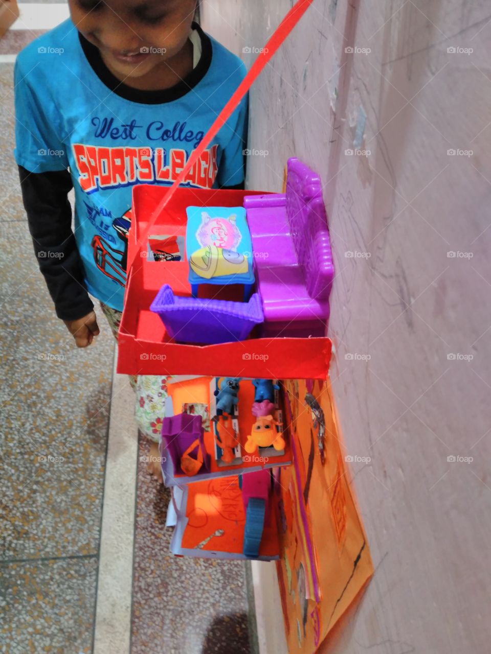 hanging doll-wall house