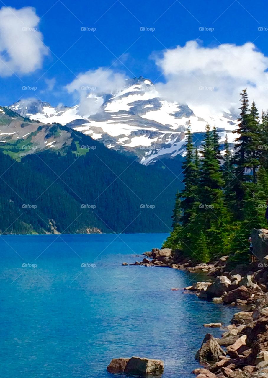 Forest forms, glaciers and Caribbean blue waters of Garibaldi Provincial Park