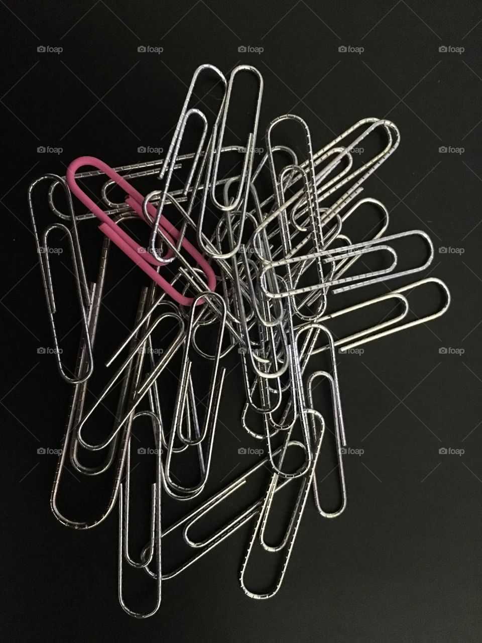 Random image of paper clips waiting to be used