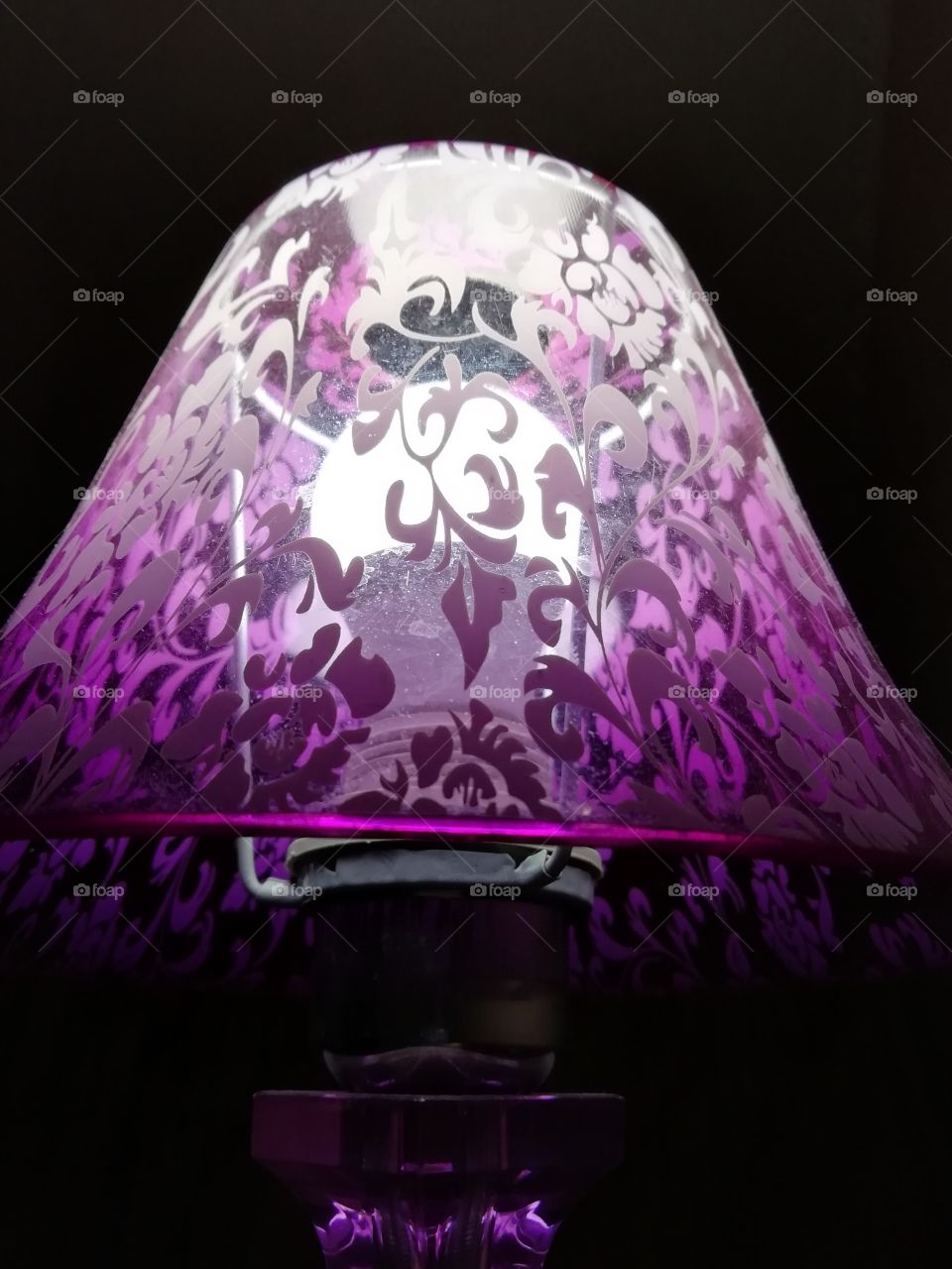 Светильник фиолетовый