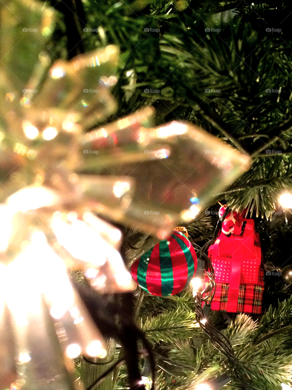 Hidden gems. Lovelies hidden in the Christmas tree. 🎄