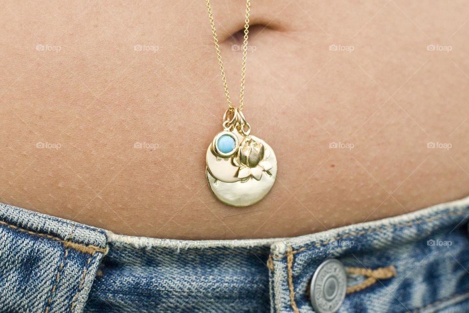 Belly button charm