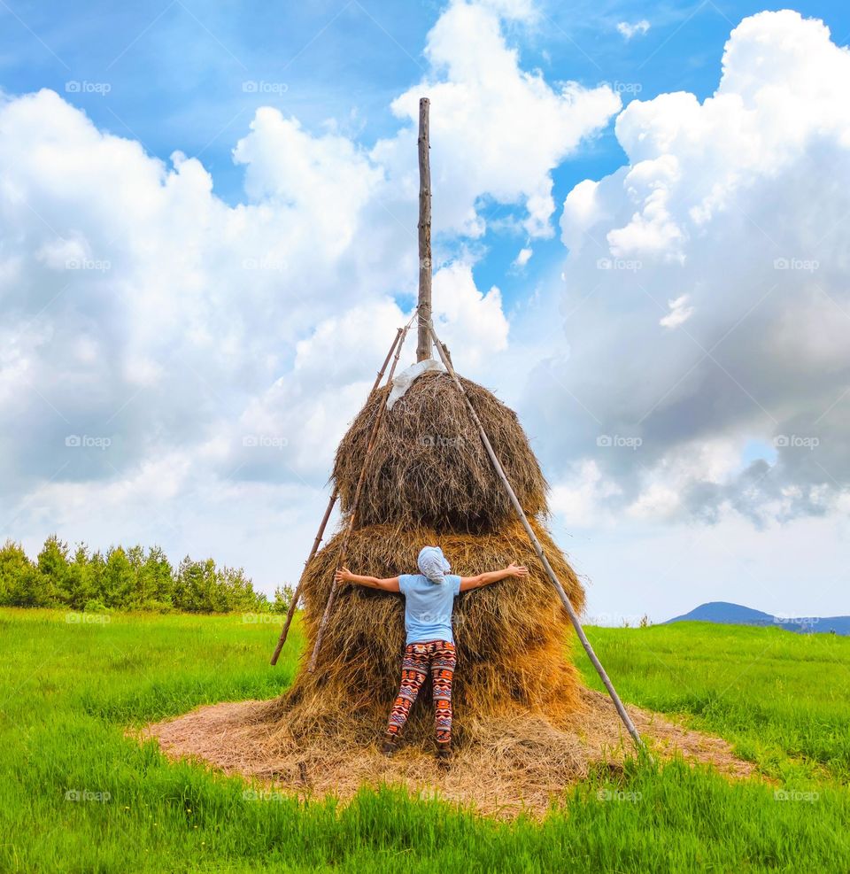 Hug the haystack