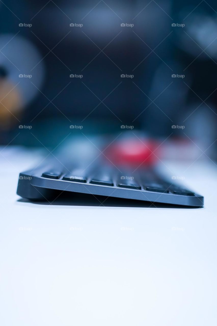 selective focus to keyboard