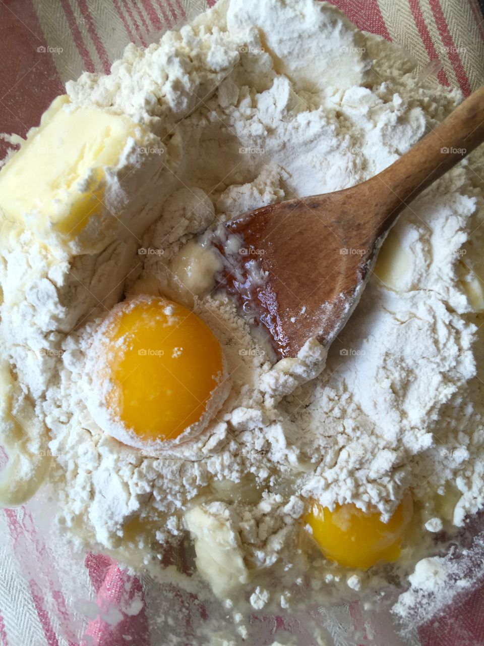 Mixing flour, butter and egg