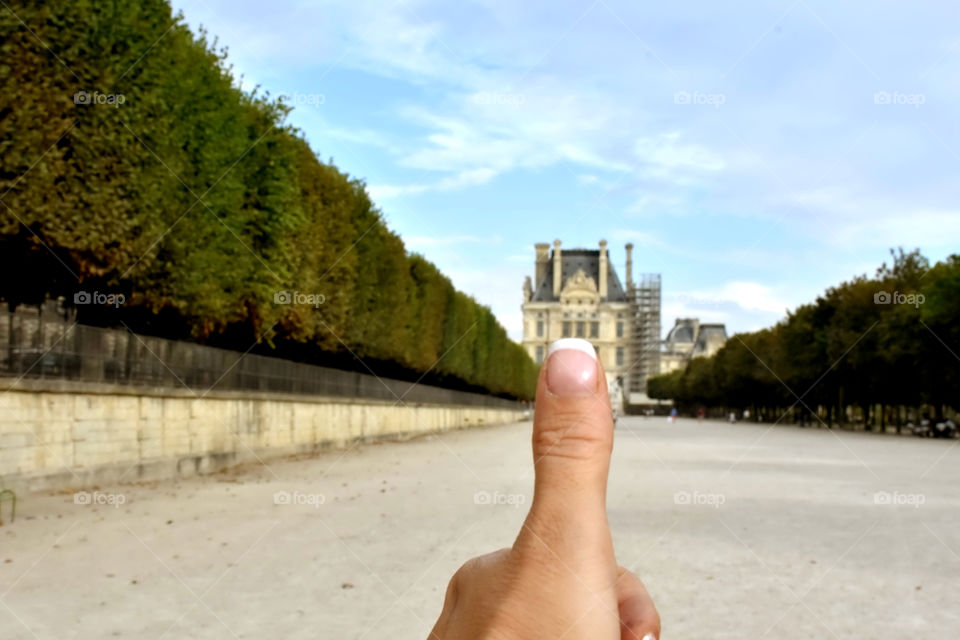Thumbs up to a castle in Paris 