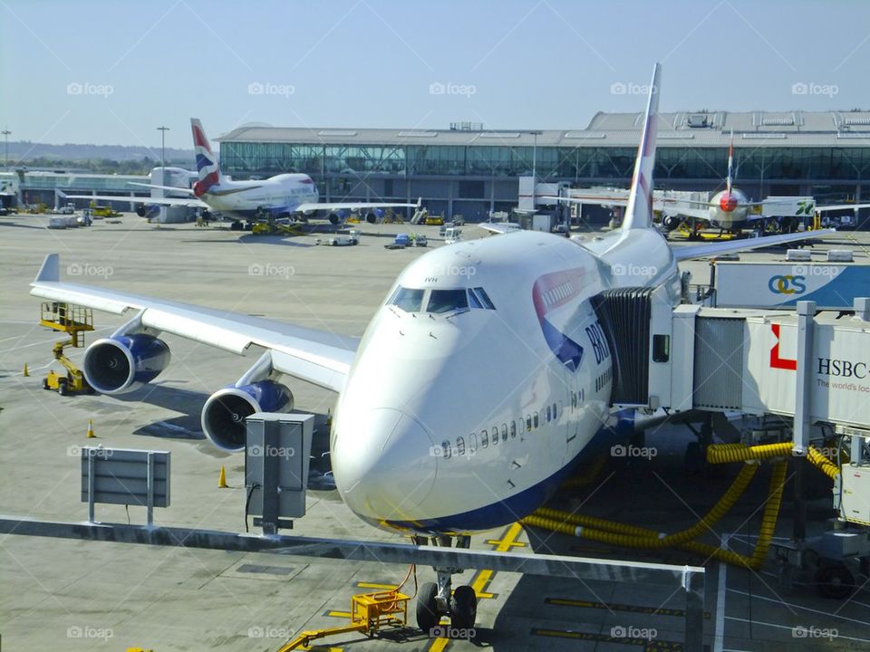 BRITISH AIRWAYS B747-400 AT LONDON HEAHTROW