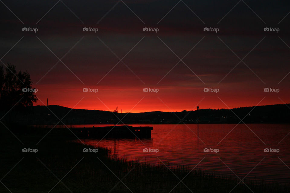himmel vatten röd kväll by ka71