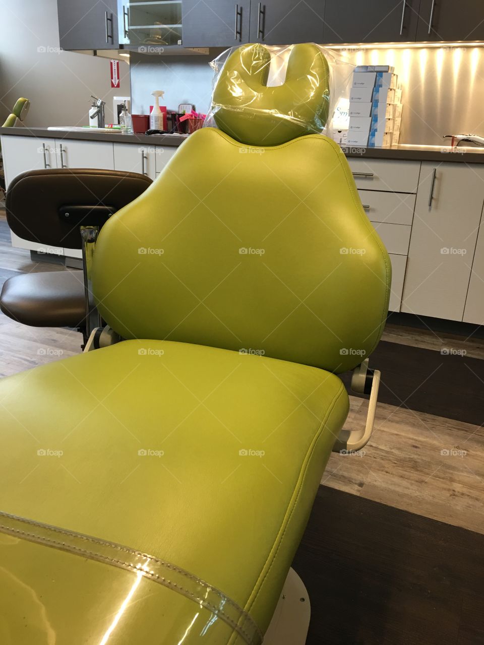 Green dentist chair 