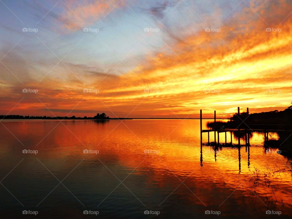 Marvelous sunset - Perfect happiness is a beautiful sunset. It's moments, not the grand events