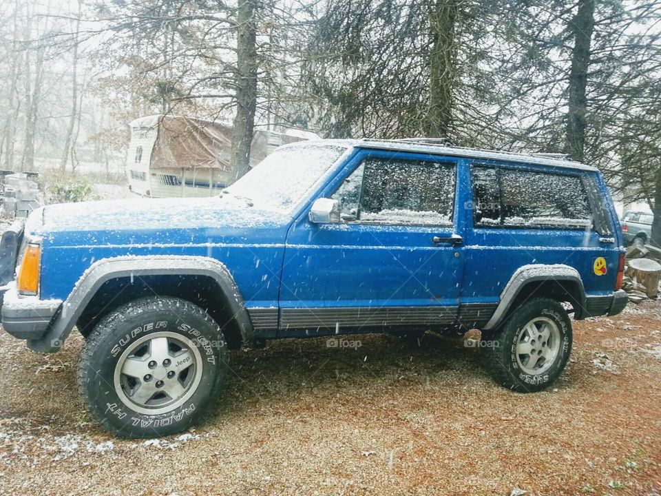 jeep snow four wheeling