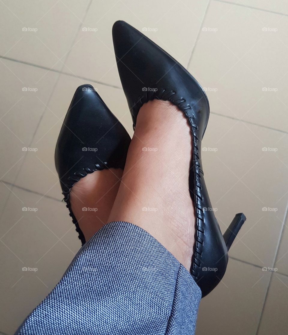 Black pumps to work