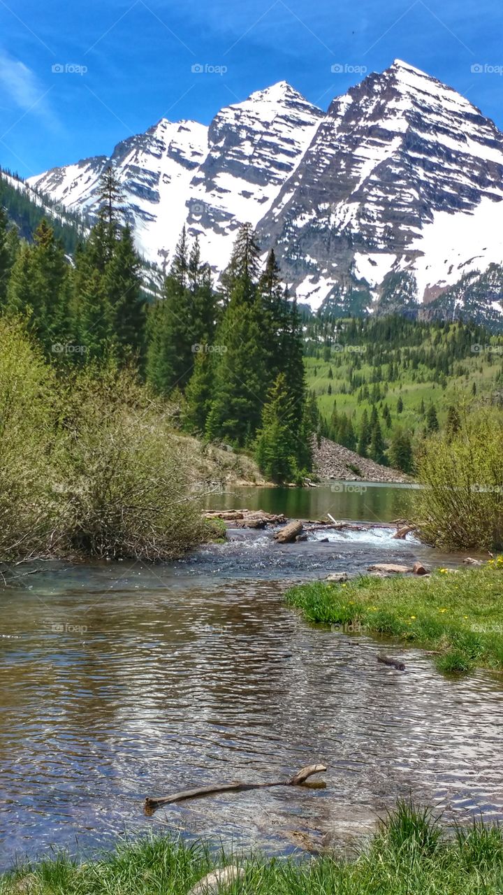 Pristine mountain beauty at Maroon Bells, Aspen Colorado