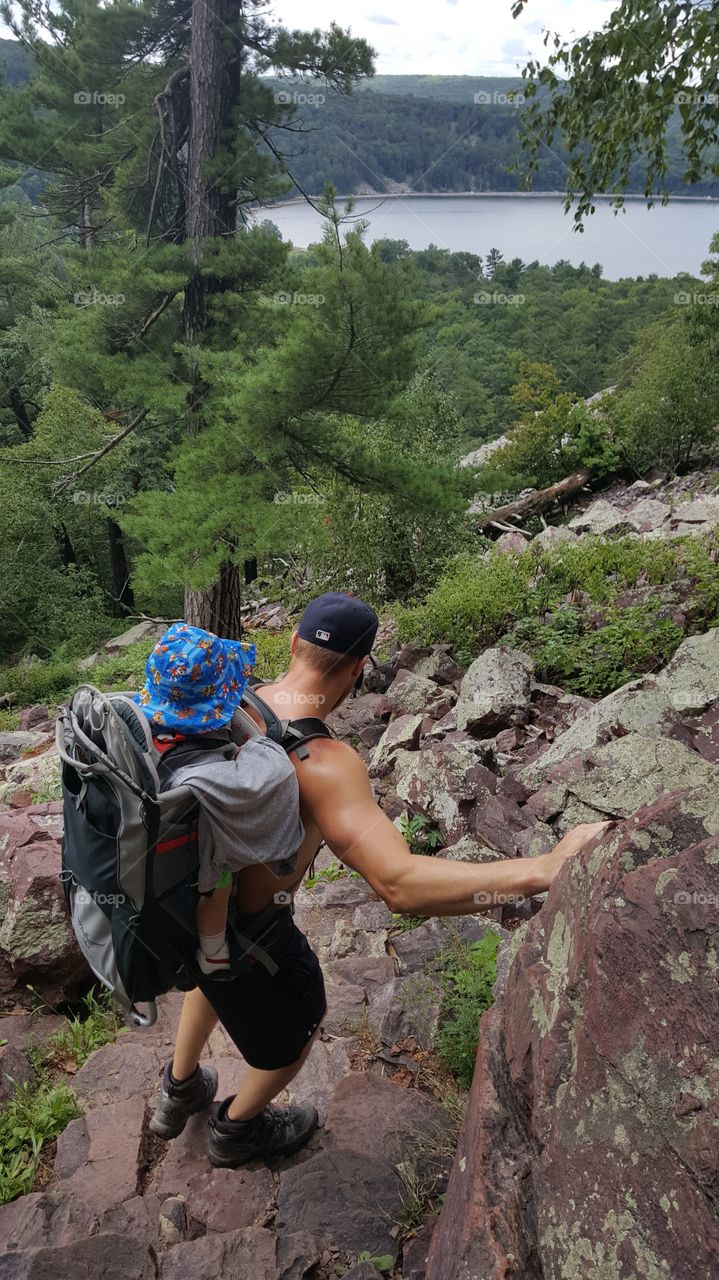 the rocky descent down to devils lake