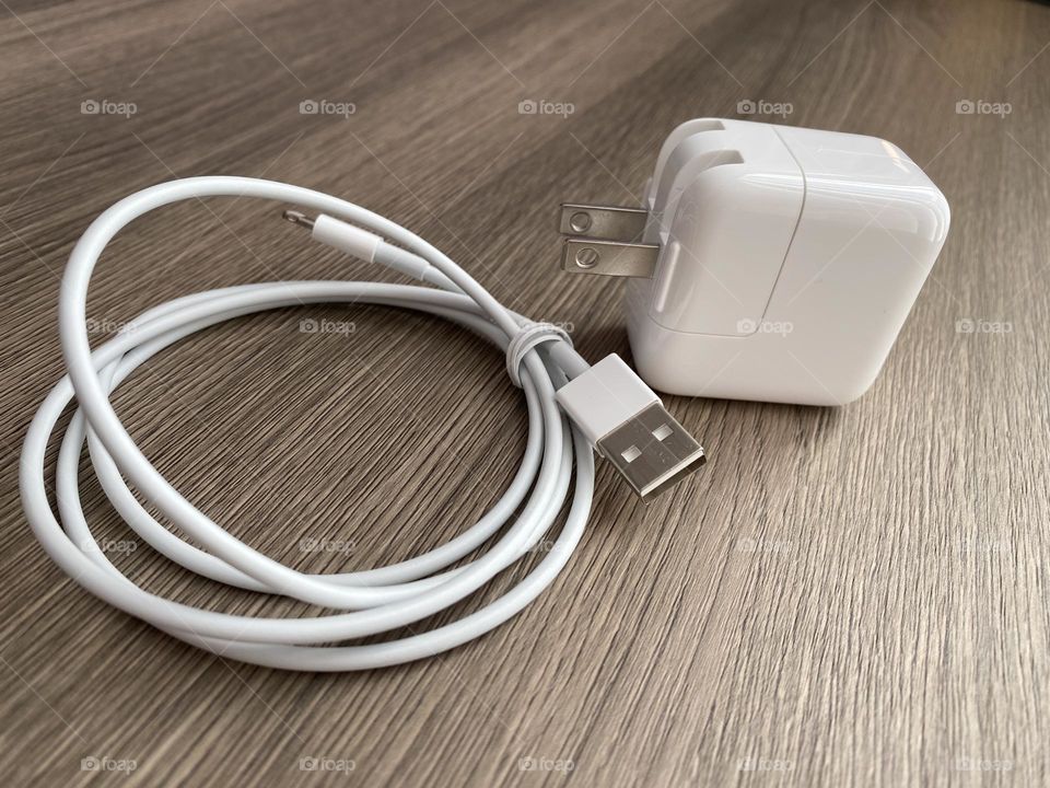 Charging cable and charger 