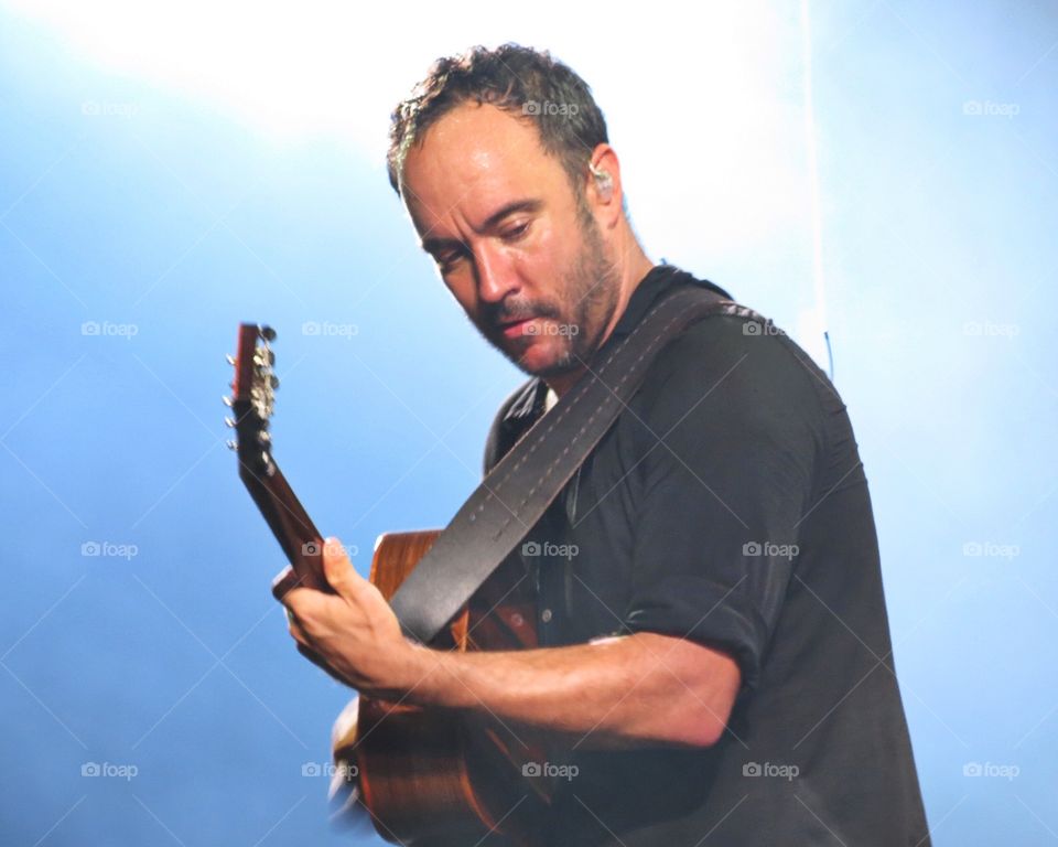 Dave Matthews performing in concert