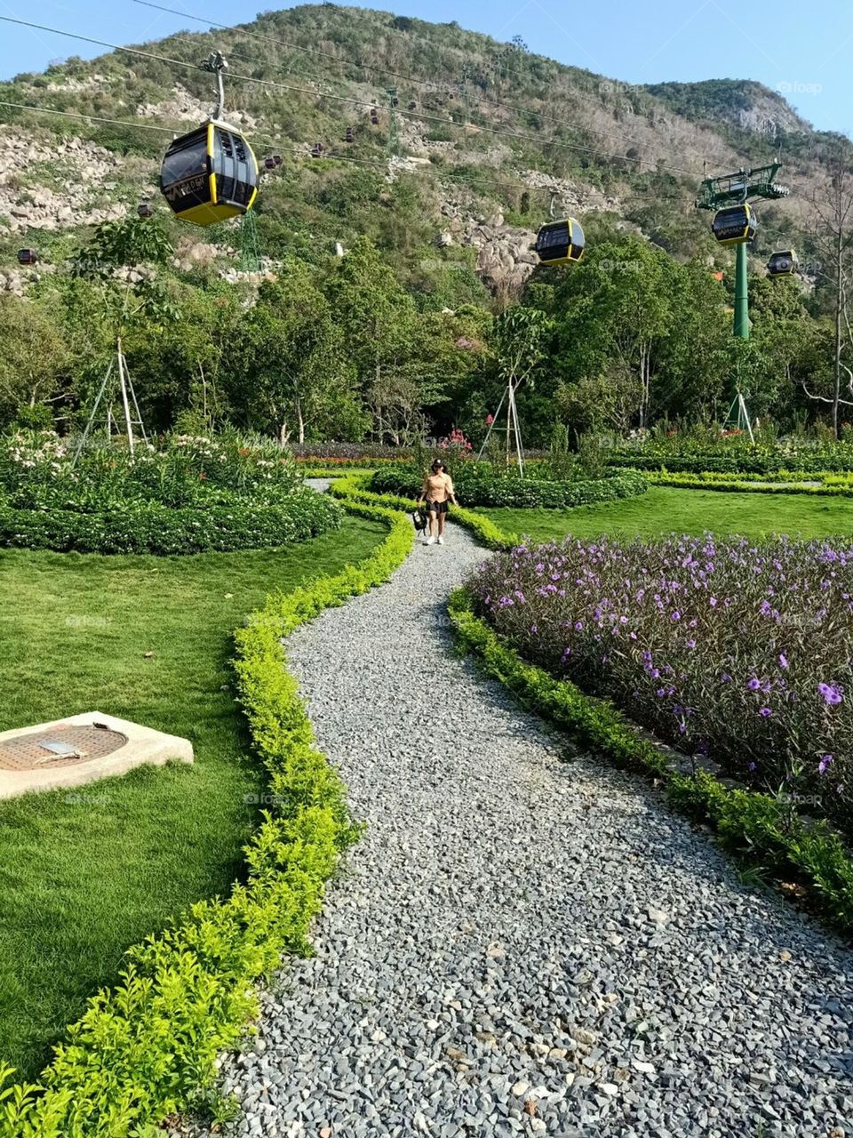 Đường lên núi.