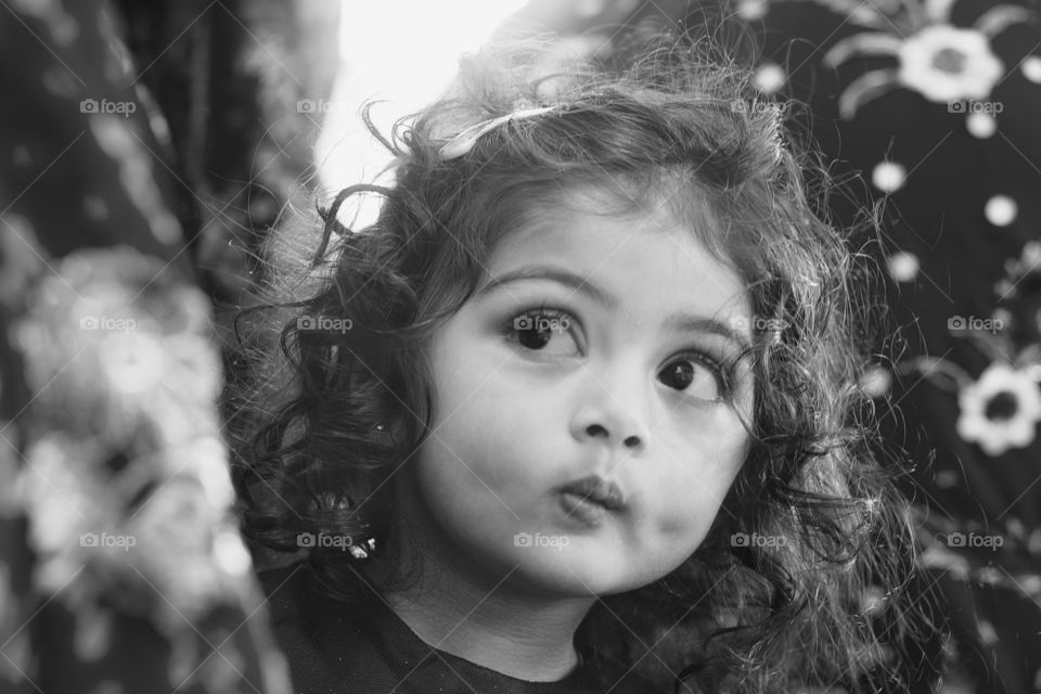 Big eyes and dimples 