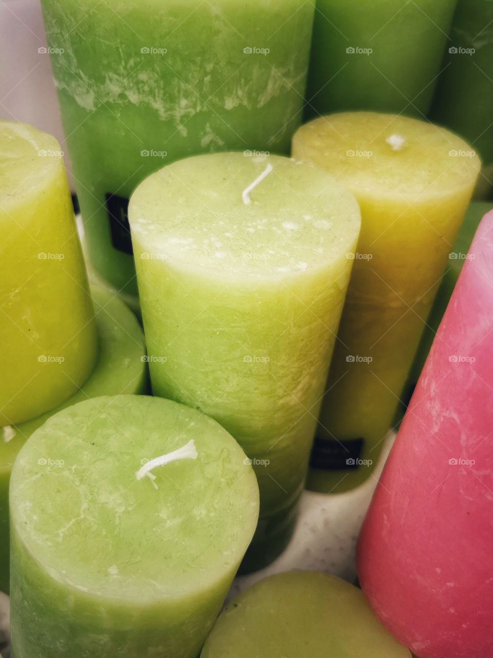 Candle white vanilla pic view table day part yellow form green