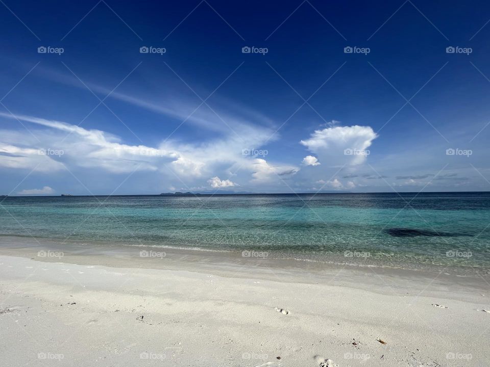 Beach with no people 