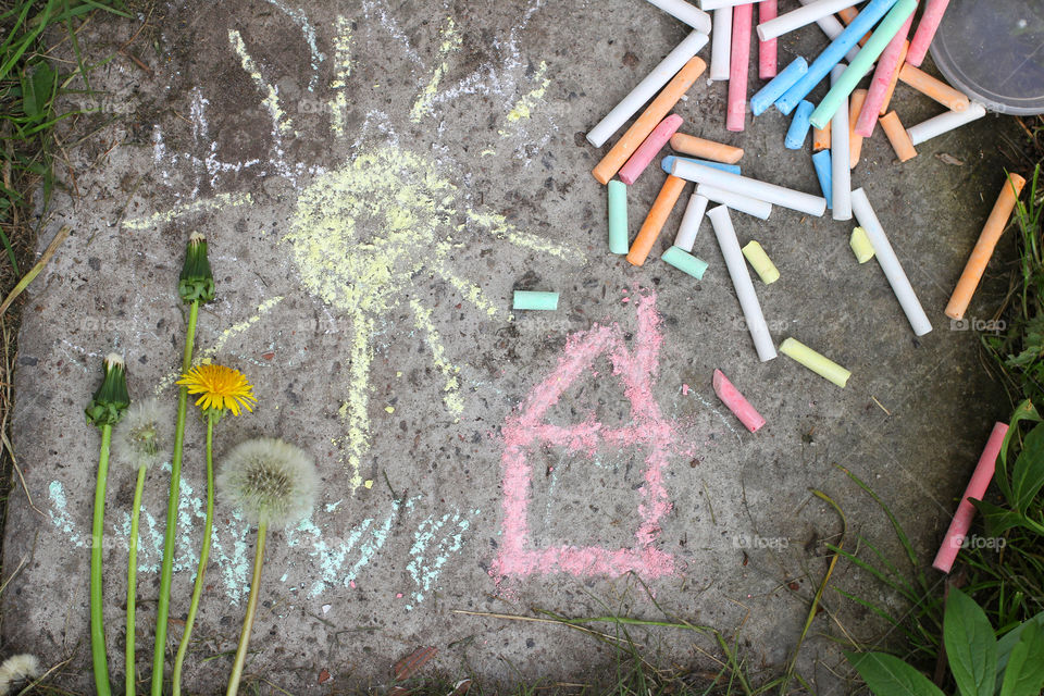 Chalk, crayons, colored crayons, drawing crayons, drawing, drawing on asphalt, children's drawing, drawing on the asphalt, drawing on the road, painted house, painted sun, dandelions, landscape, summer, grass, sun, heat