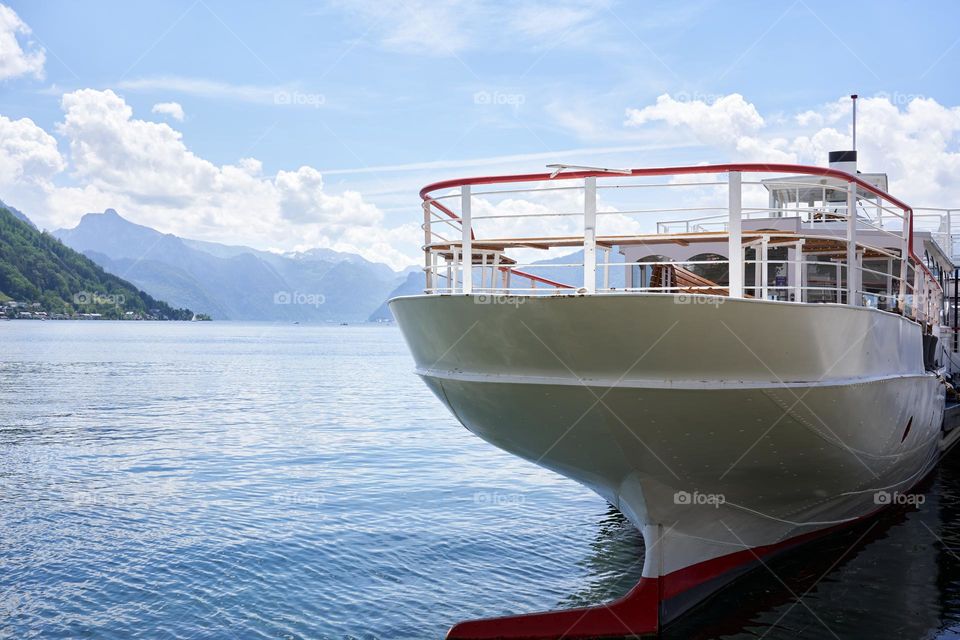 A boat on Lake Traunsee 