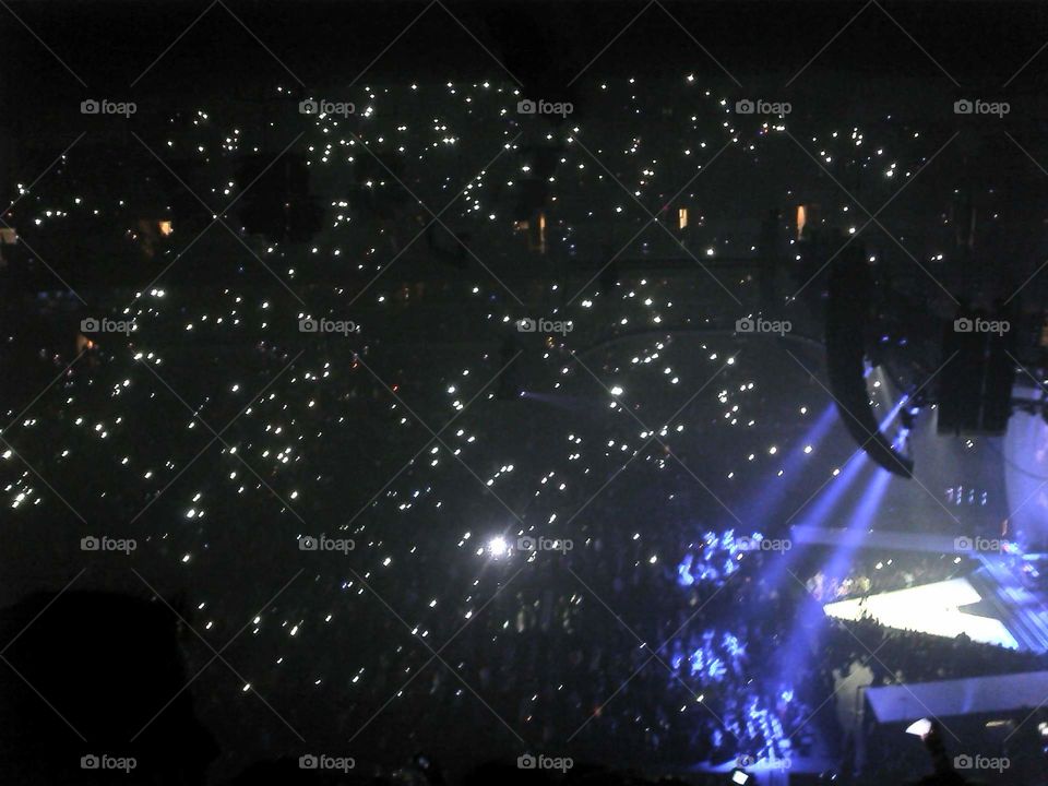 Fireflies. Photo of the crowd during the song Fireflies by Owl City.
