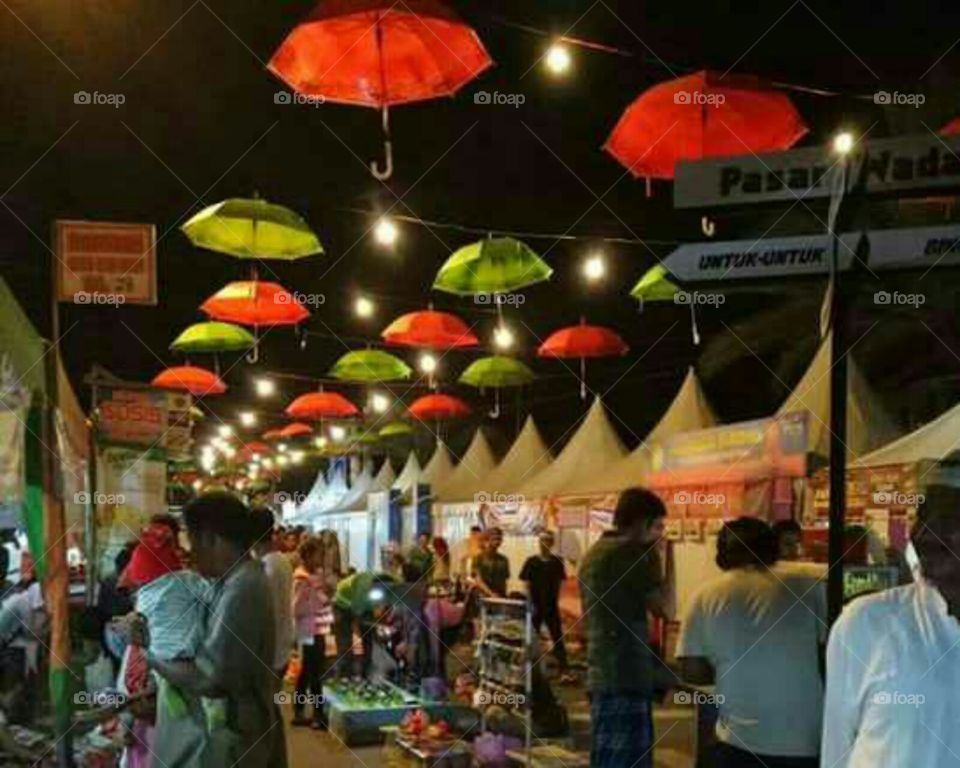 market is only in south kalimantan banjarmasin every month of fasting.various kinds of cakes are sold here.if you want to know more about this place let's explore to south kalimantan