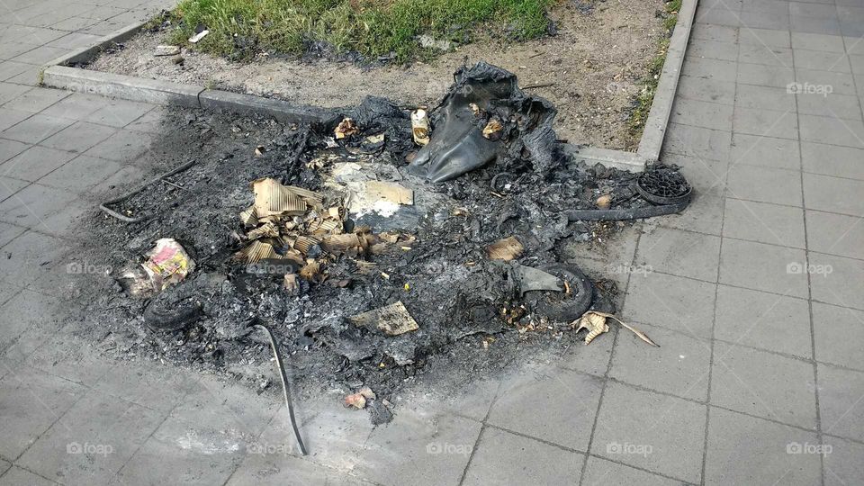 Burned trashcan after G20 riots in Hamburg