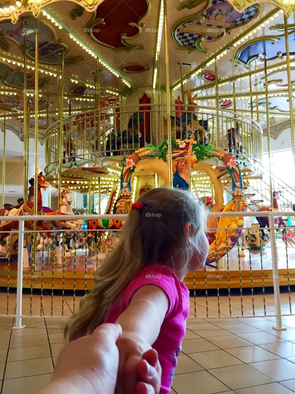 Follow me to the carousel, momma!