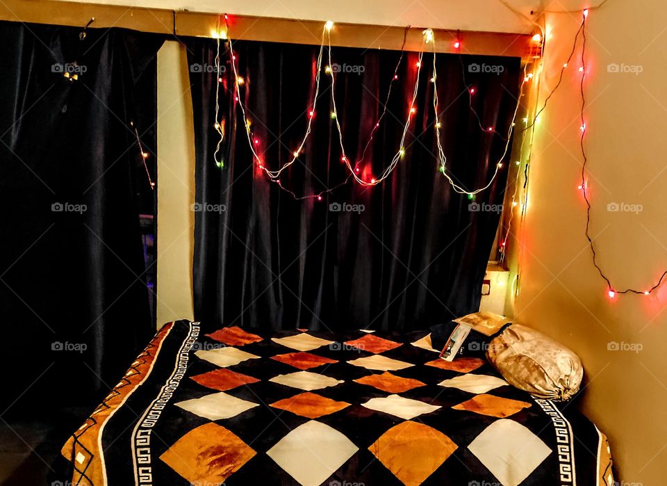 Room lighting arrangement